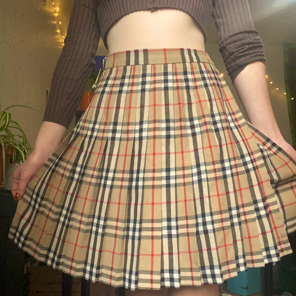 Burberry Pleated Wool Skirt